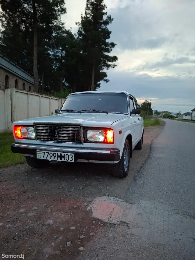 Lada (ВАЗ) 2107 2008 · 1.7 MT
