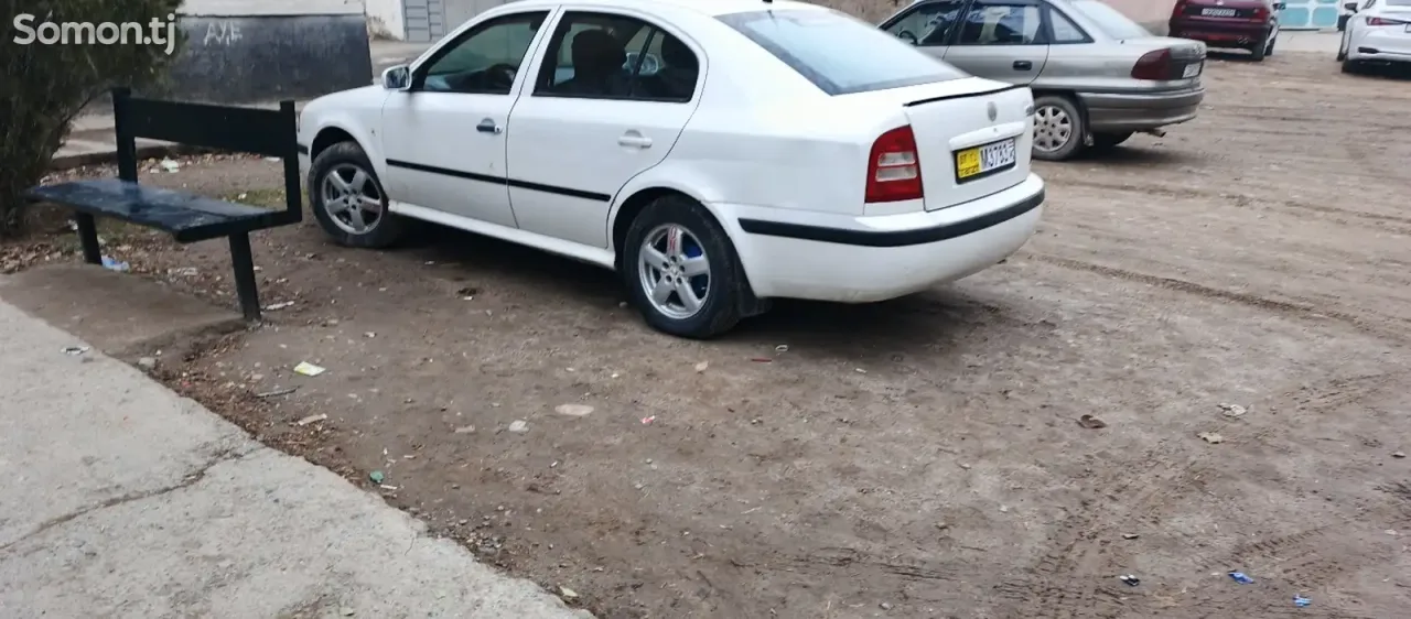 Skoda Octavia 2008 · 1.8 MT
