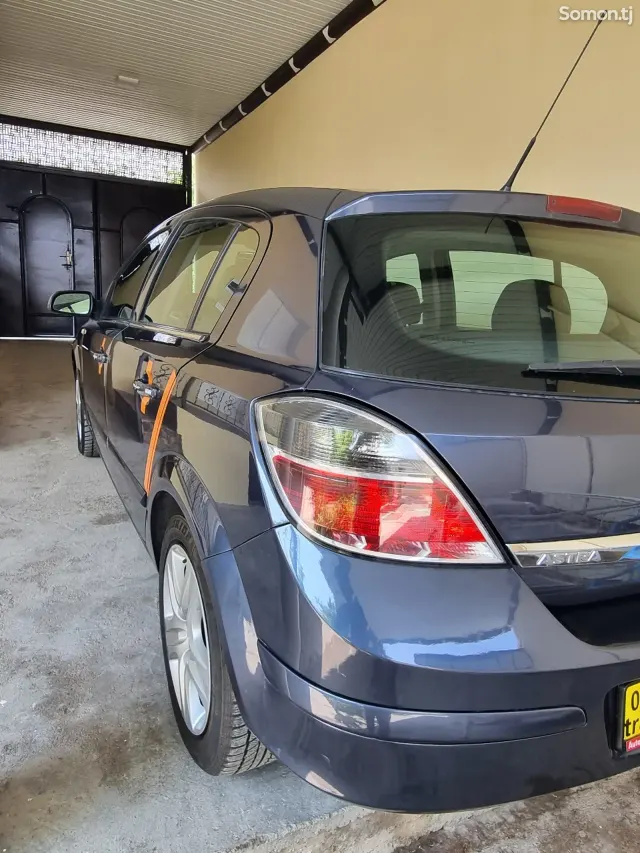 Opel Astra H 2007 · 1.6 MT