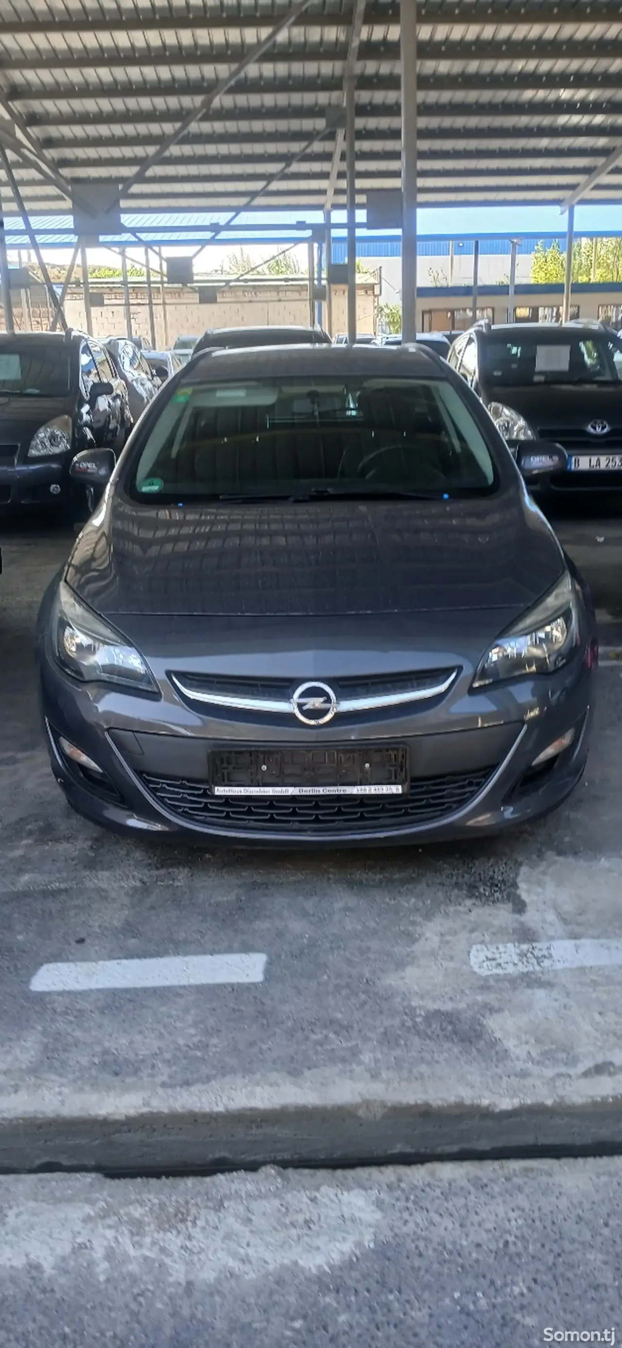 Opel Astra J 2015 · 1.6 MT