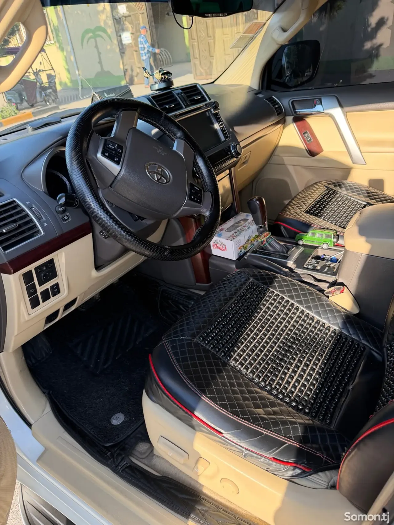 Toyota Land Cruiser Prado 2016 · 4.0 AT