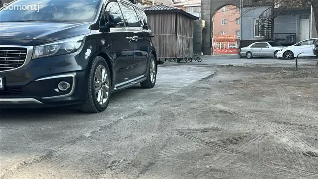 Kia Carnival 2015 · 2.2 AT