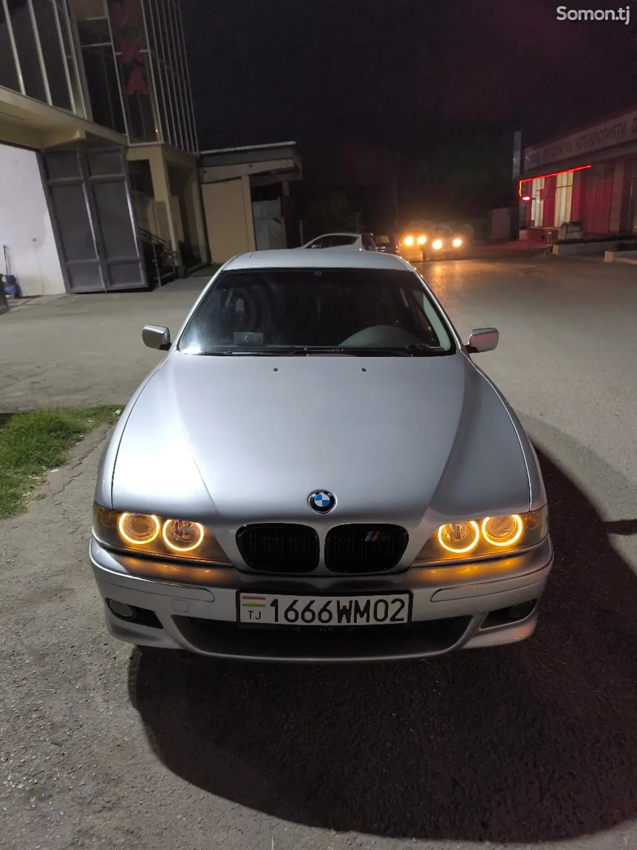 BMW 5 series 2002 · 2.5 MT