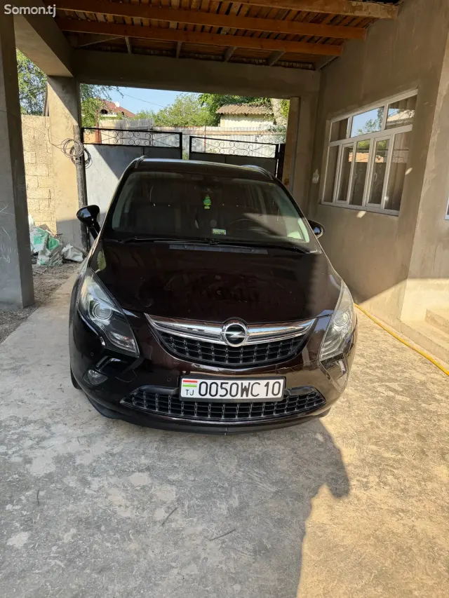 Opel Zafira 2016 · 1.4 MT