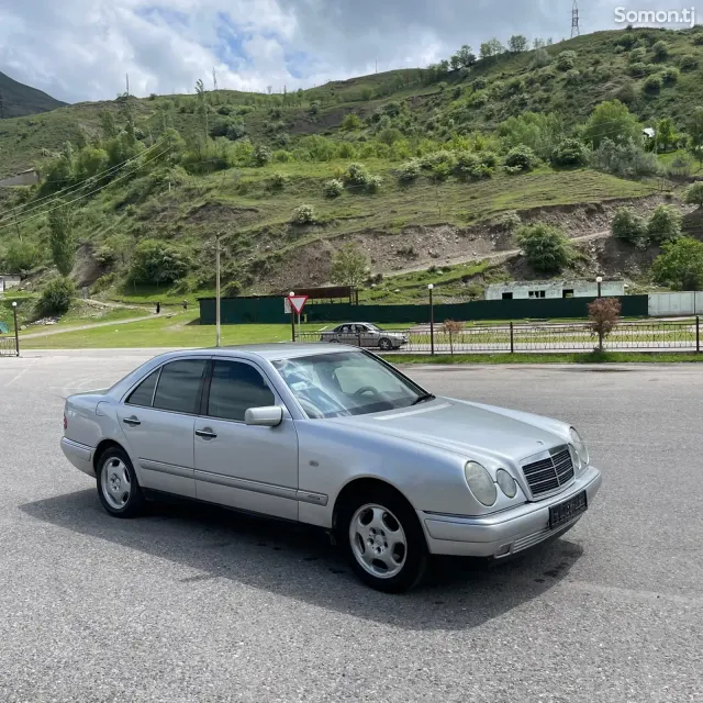 Mercedes-Benz E class 1997 · 2.0 AT