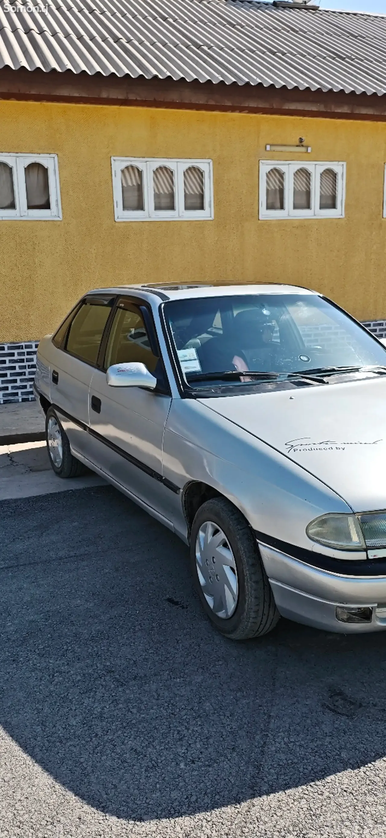 Opel Astra F 1994 · 1.6 MT