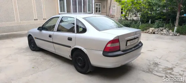 Opel Vectra B 1997 · 1.6 MT