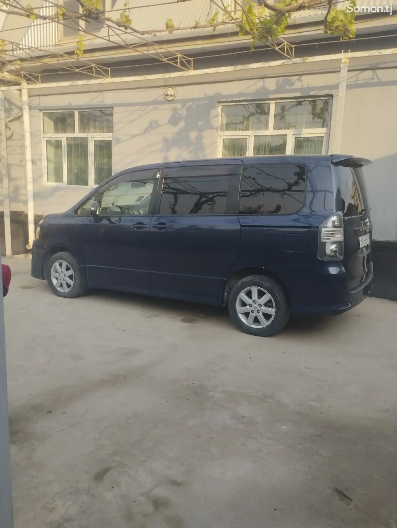 Toyota Voxy 2008 · 2.0 AT