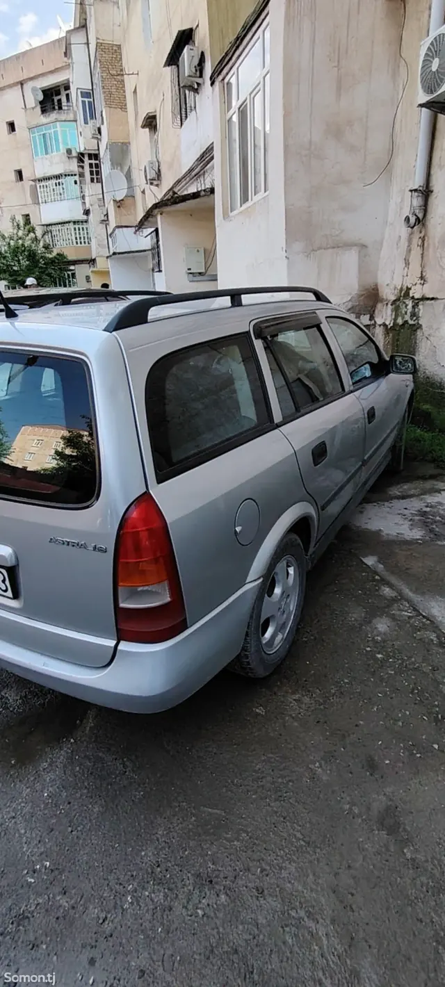 Opel Astra G 2000 · 1.6 MT