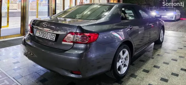 Toyota Camry 2011 · 1.6 MT