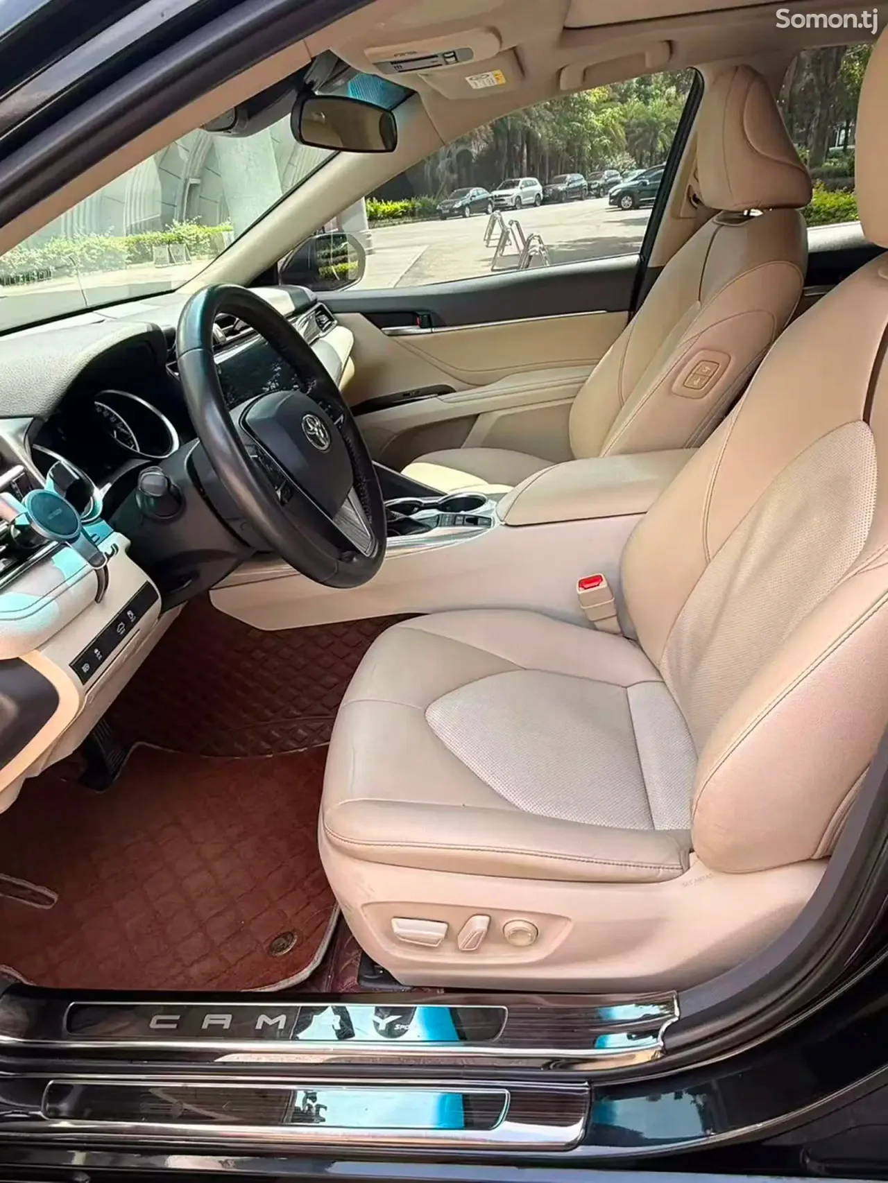 Toyota Camry 2020 · 2.5 AT