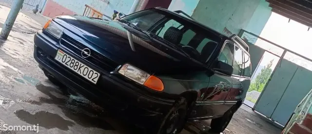 Opel Astra F 1994 · 1.6 MT