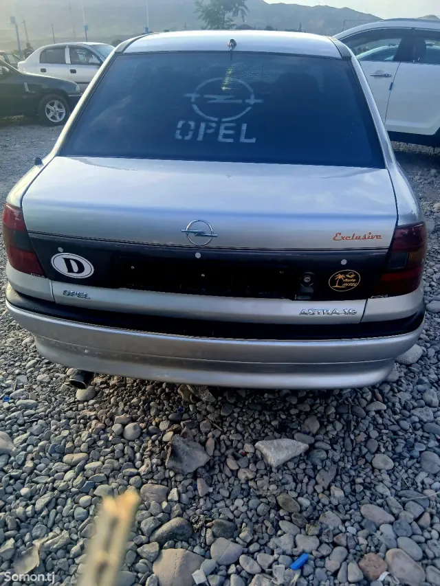 Opel Astra F 1997 · 1.6 MT