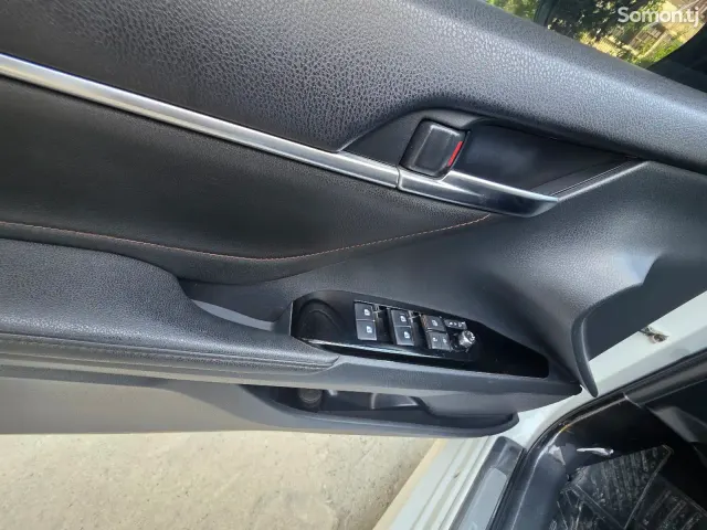 Toyota Camry 2019 · 2.5 AT