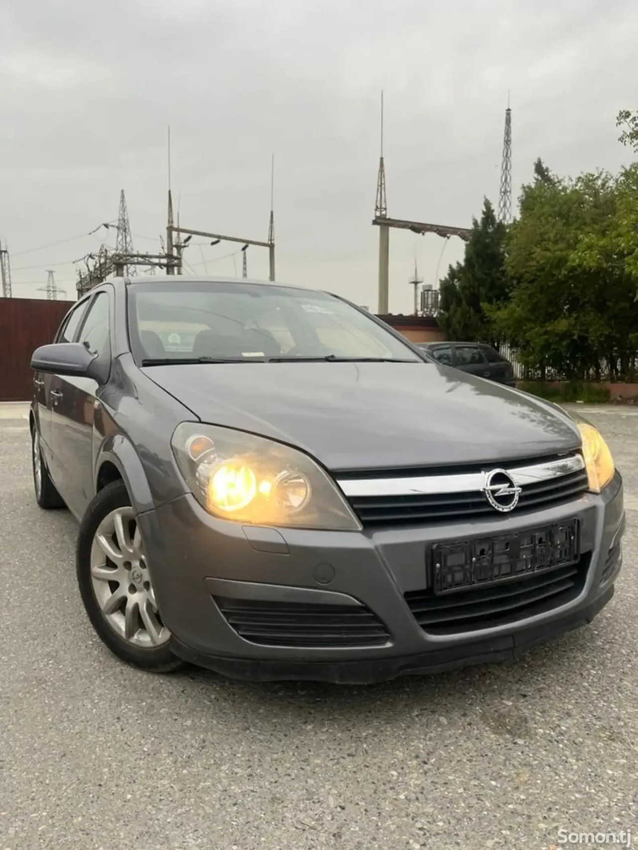 Opel Astra H 2004 · 1.6 MT