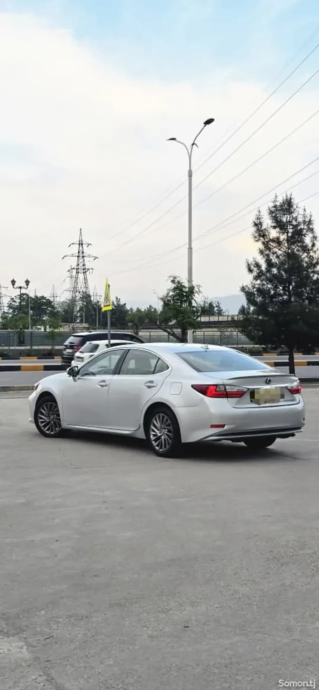 Lexus ES series 2014 · 3.0 AT