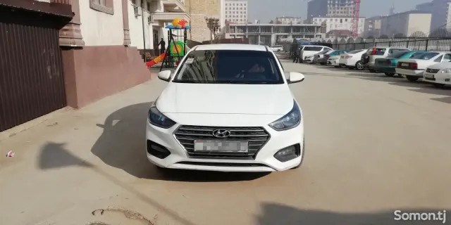 Hyundai Solaris 2018 · 1.4 MT
