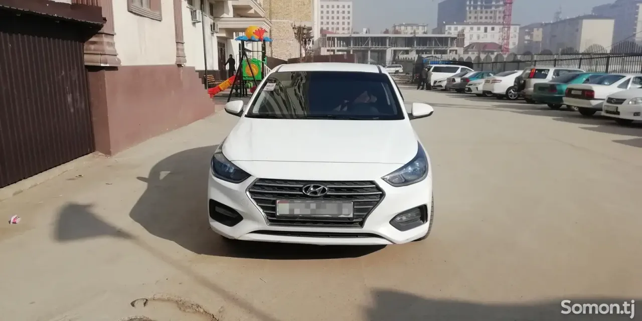 Hyundai Solaris 2018 · 1.4 MT