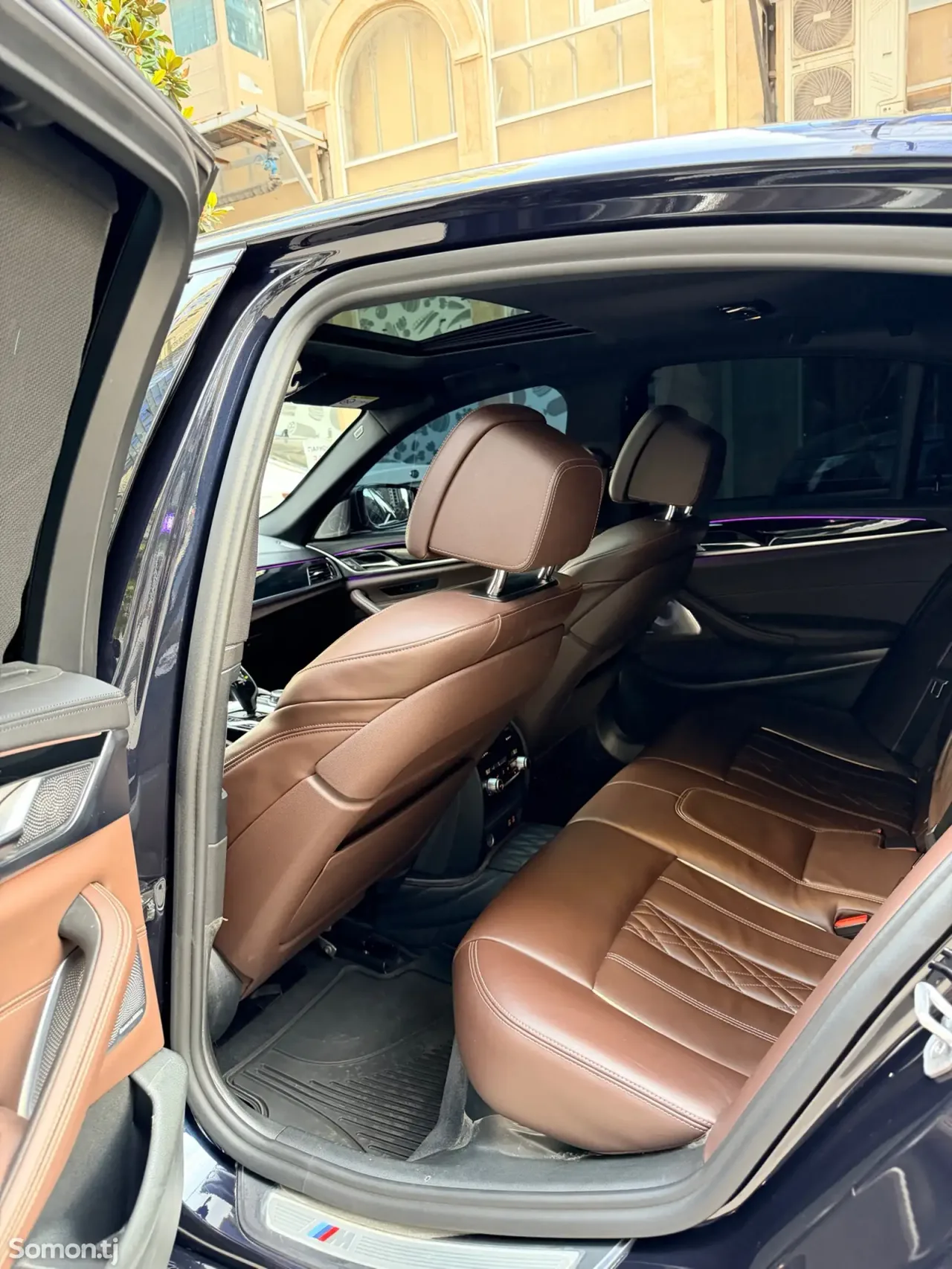 BMW 5 series 2023 · 4.4 AT