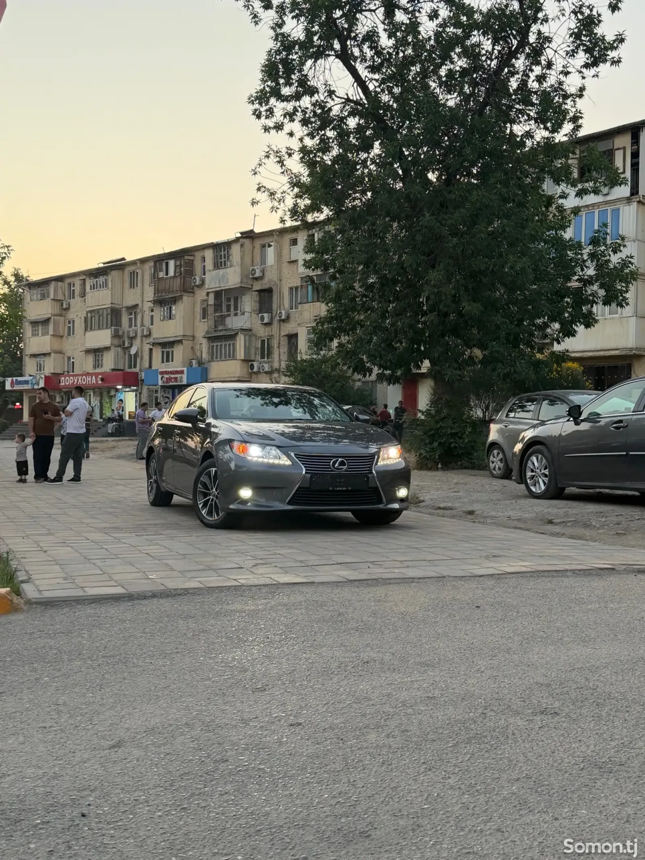 Lexus ES series 2014 · 3.0 AT