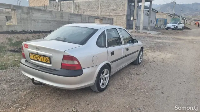 Opel Vectra B 1998 · 1.6 MT