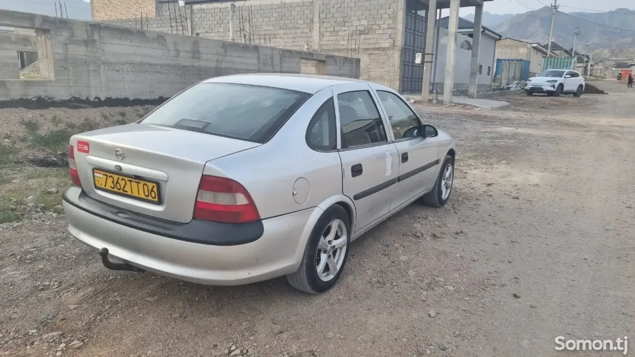 Opel Vectra B 1998 · 1.6 MT
