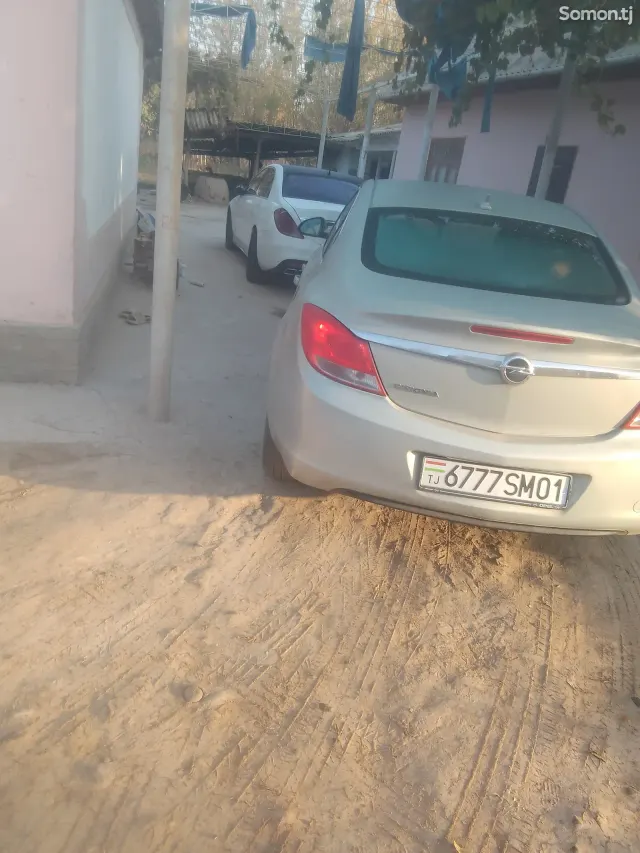 Opel Insignia 2011 · 2.4 AT