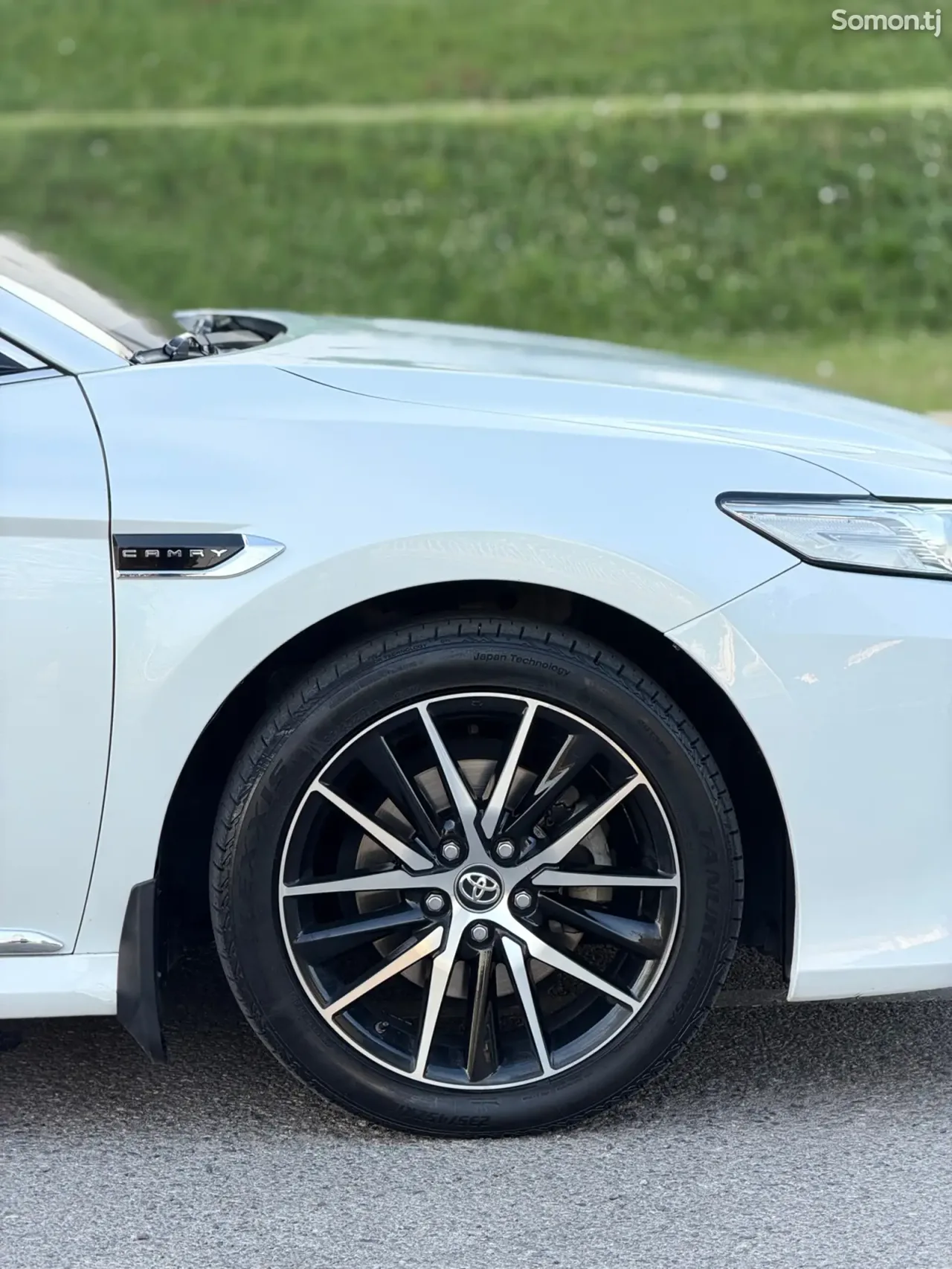 Toyota Camry 2018 · 3.5 AT