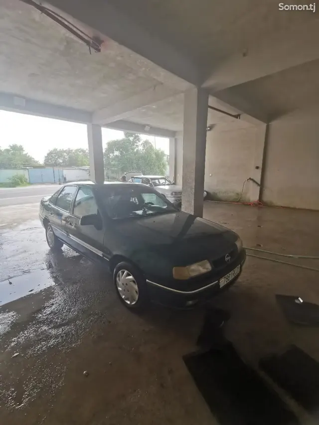 Opel Vectra A 1995 · 1.6 MT
