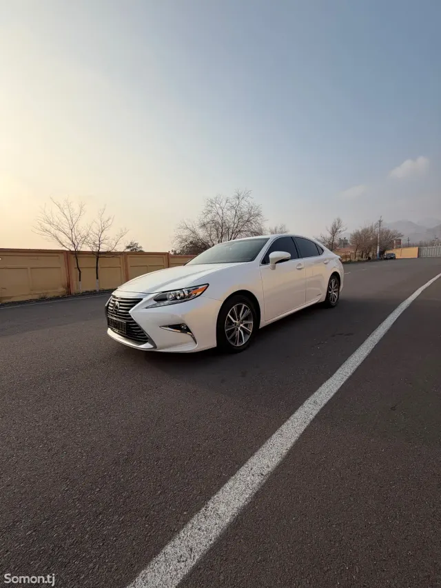 Lexus ES series 2016 · 3.0 AT