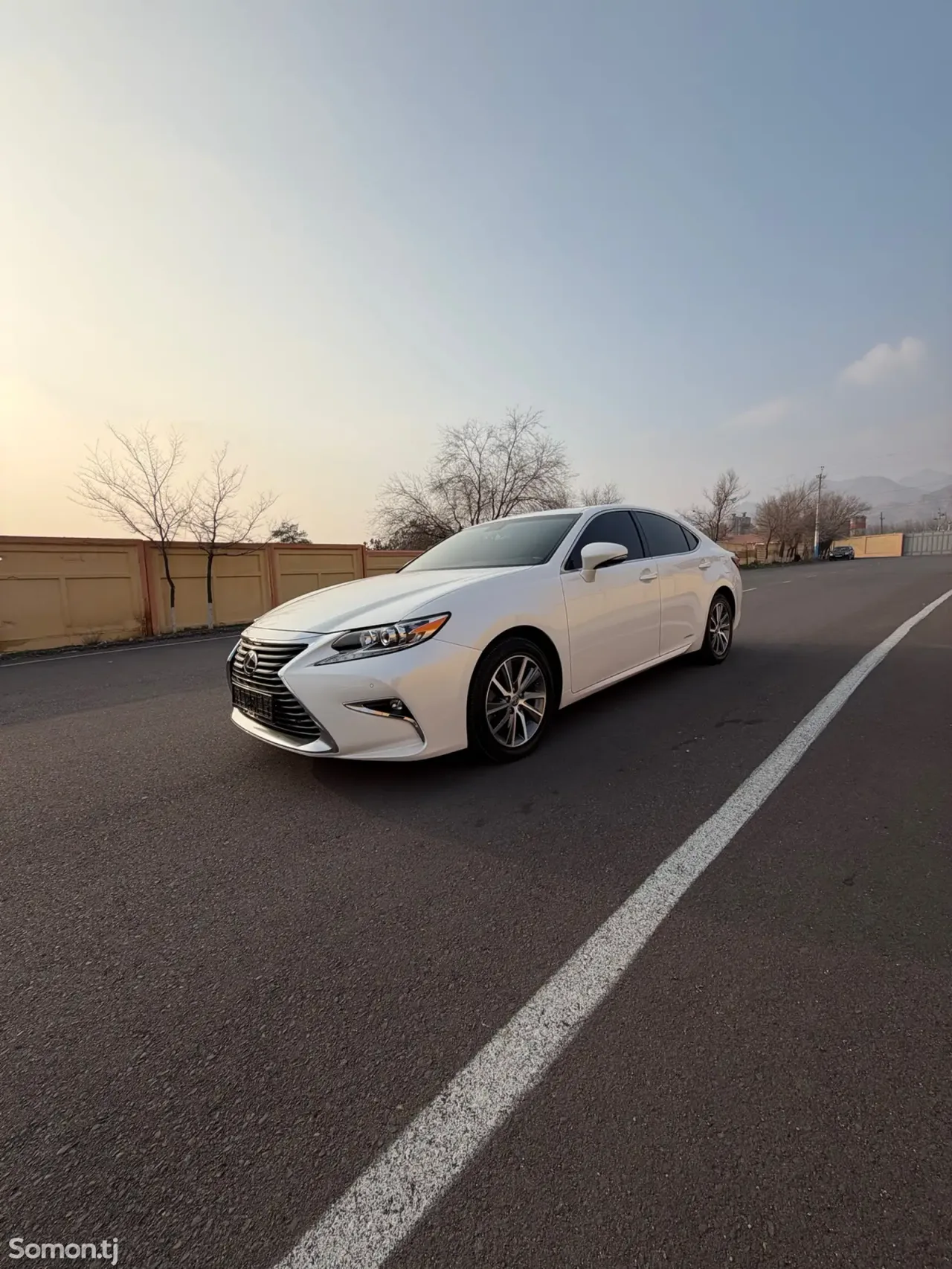 Lexus ES series 2016 · 3.0 AT