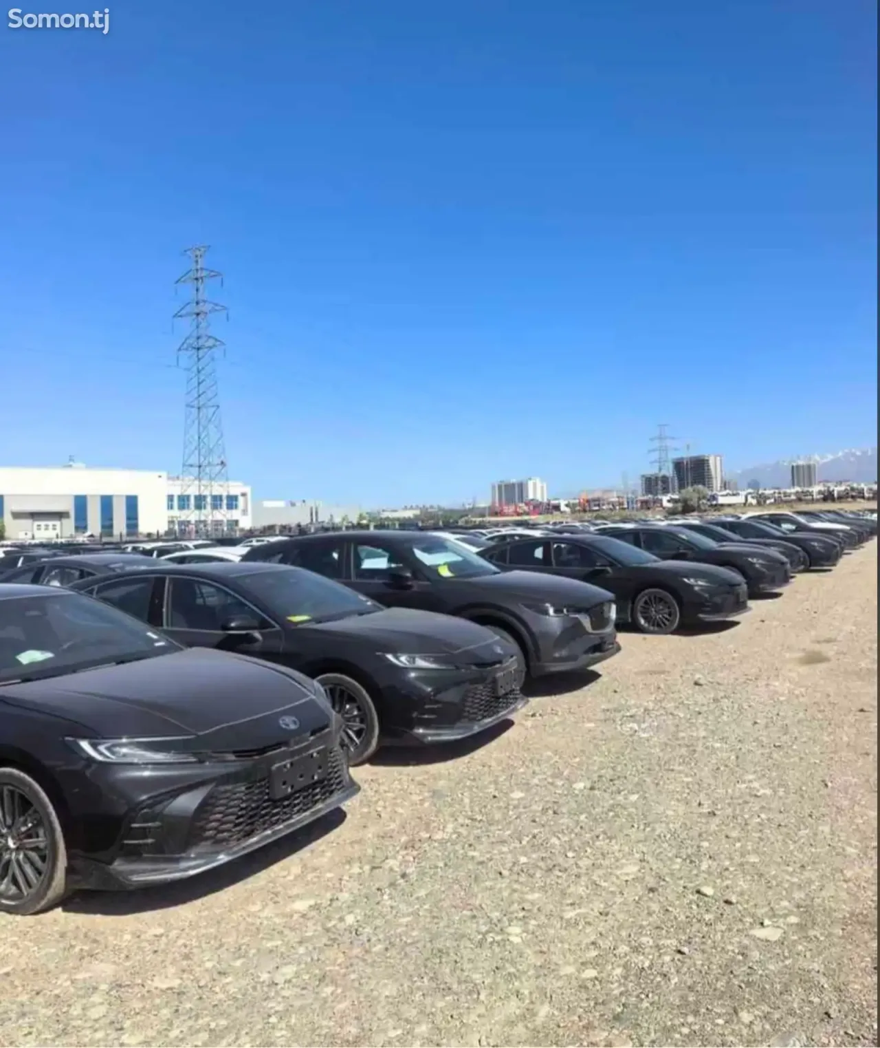 Toyota Camry 2026 · AT