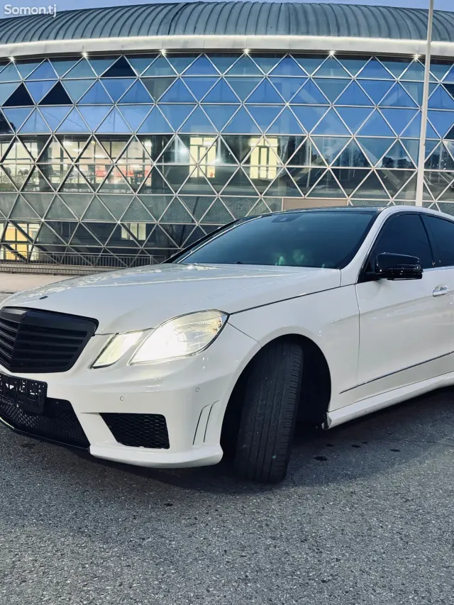 Mercedes-Benz E class 2010 · 3.5 AT