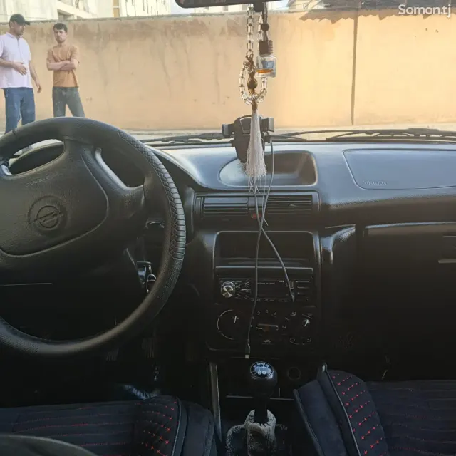 Opel Astra F 1996 · 1.6 MT