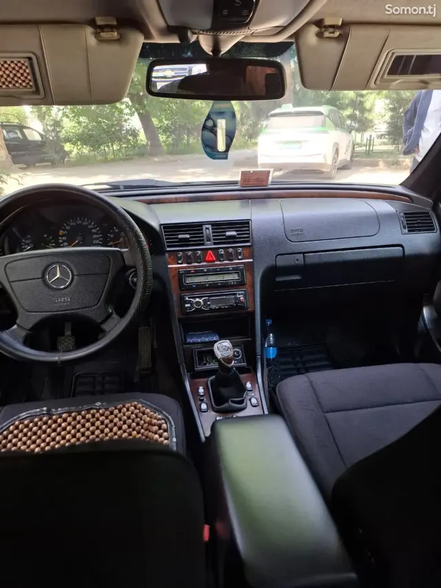 Mercedes-Benz C class 2000 · 2.0 MT
