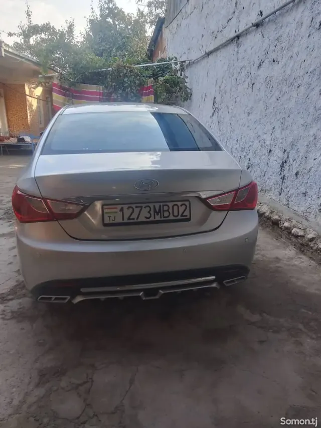 Hyundai Sonata 2010 · 2.0 AT