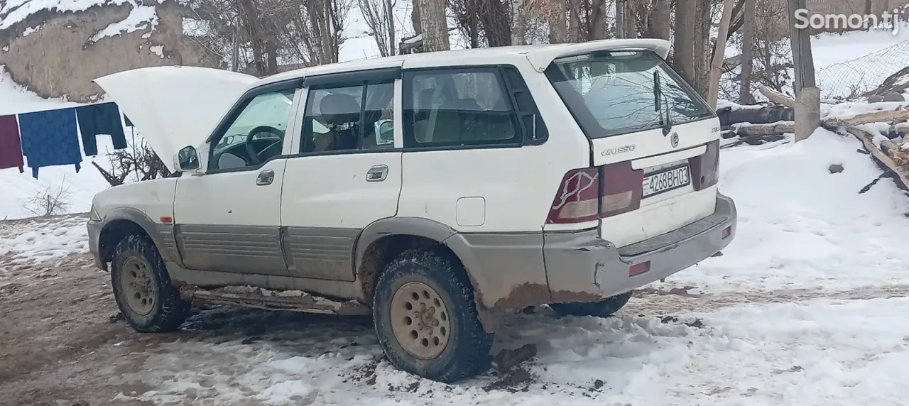 Ssang Yong Musso 2002 · 2.7 MT