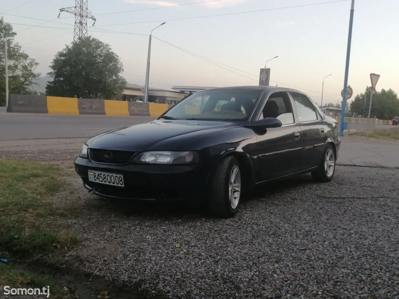 Opel Vectra B 1996 · 1.6 MT