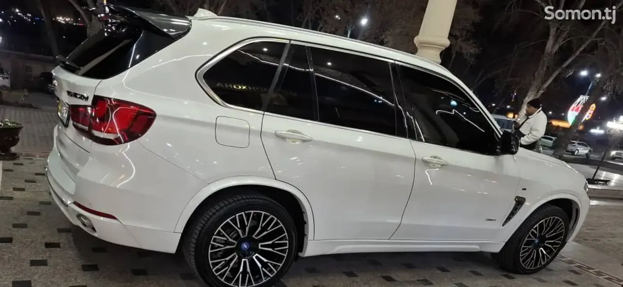 BMW X5 2015 · 3.0 AT