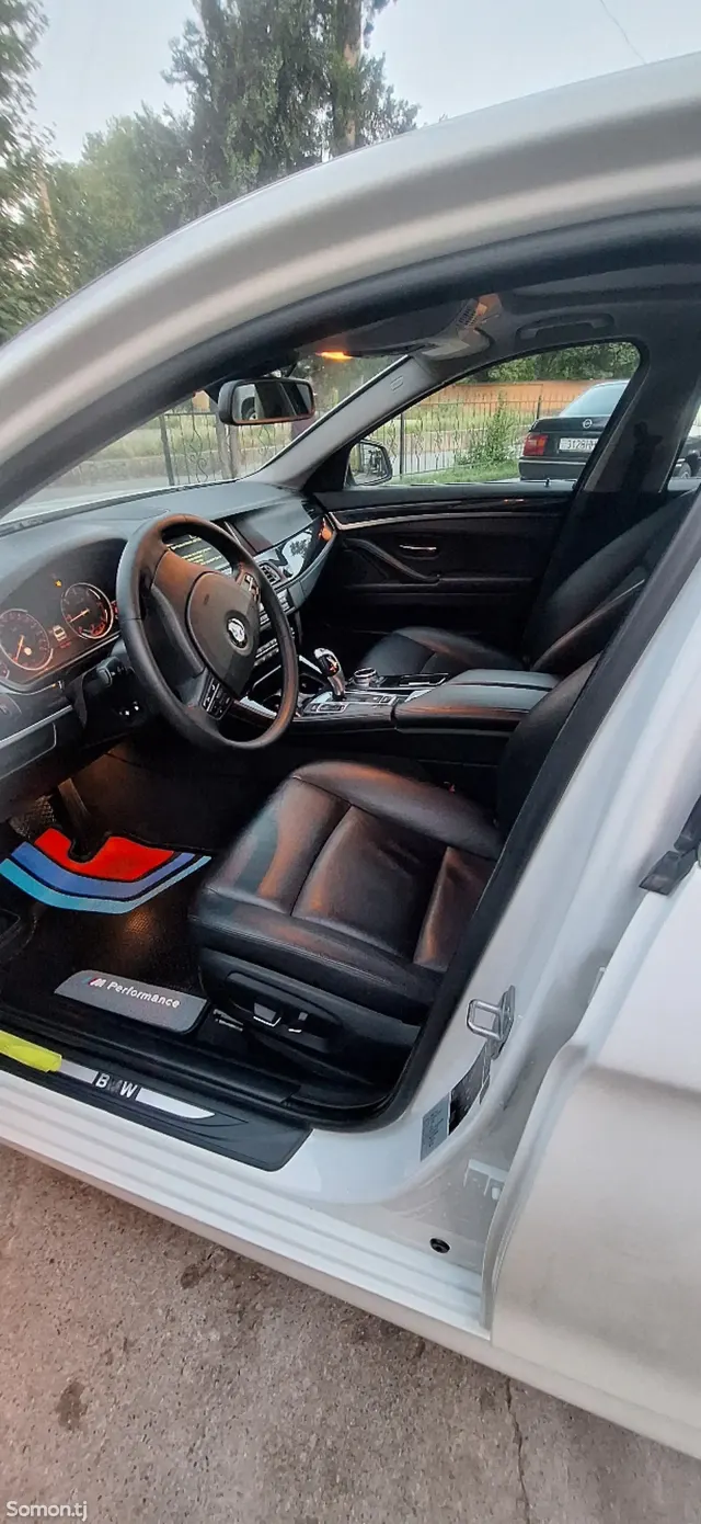 BMW 5 series 2015 · 2.0 AT