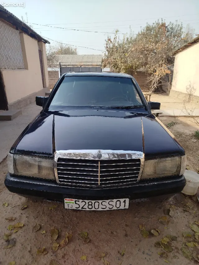 Mercedes-Benz W124 1989 · 1.8 MT
