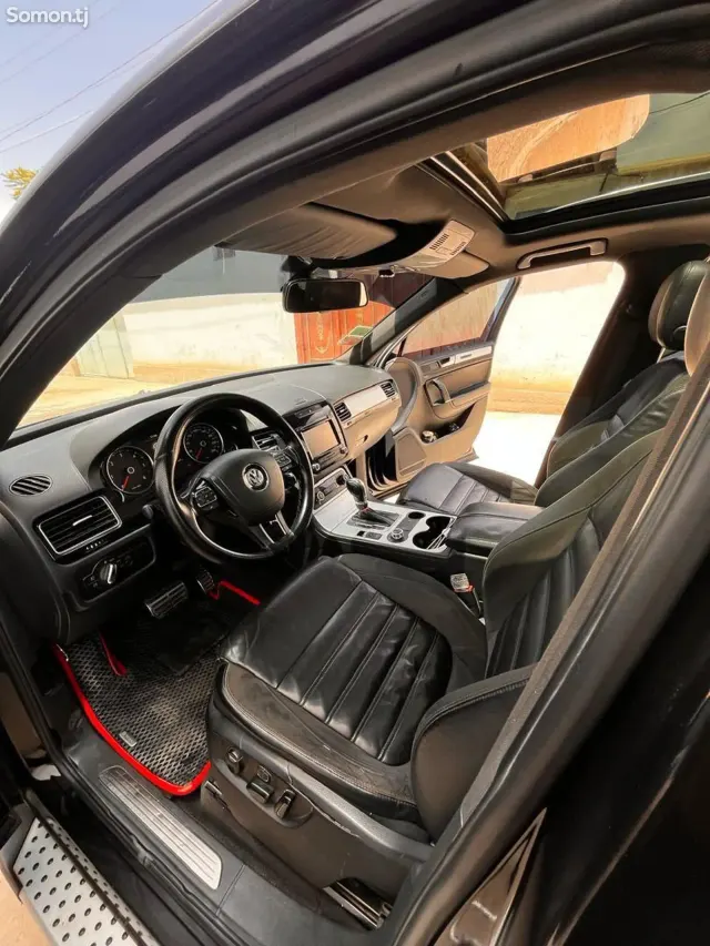 Volkswagen Touareg 2013 · 3.0 AT