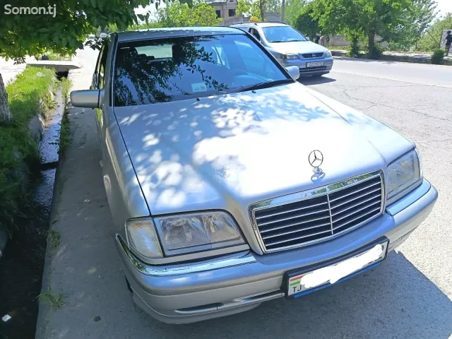 Mercedes-Benz C class 2000 · 2.0 AT