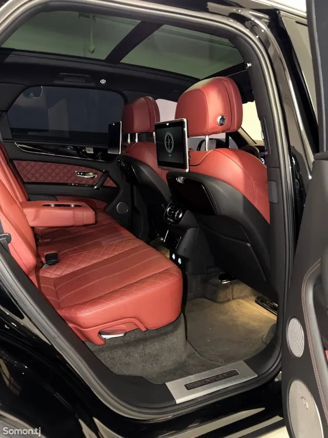 Bentley Bentayga 2018 · 6.0 AT