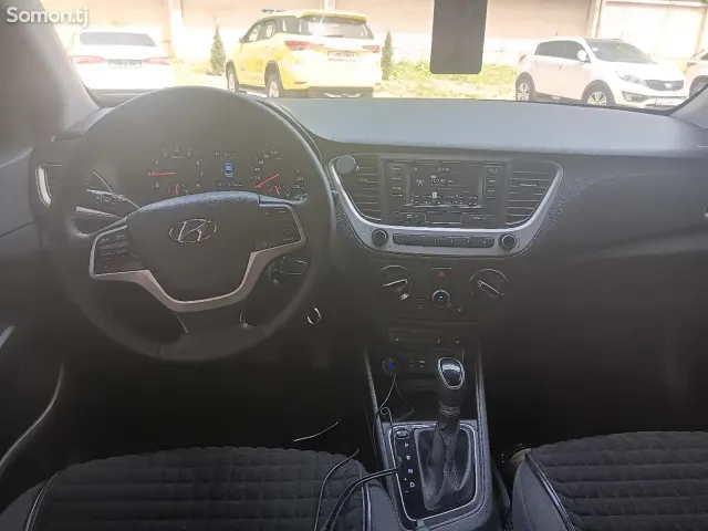 Hyundai Accent 2018 · 1.6 AT