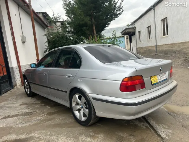 BMW M5 1998 · 2.3 AT