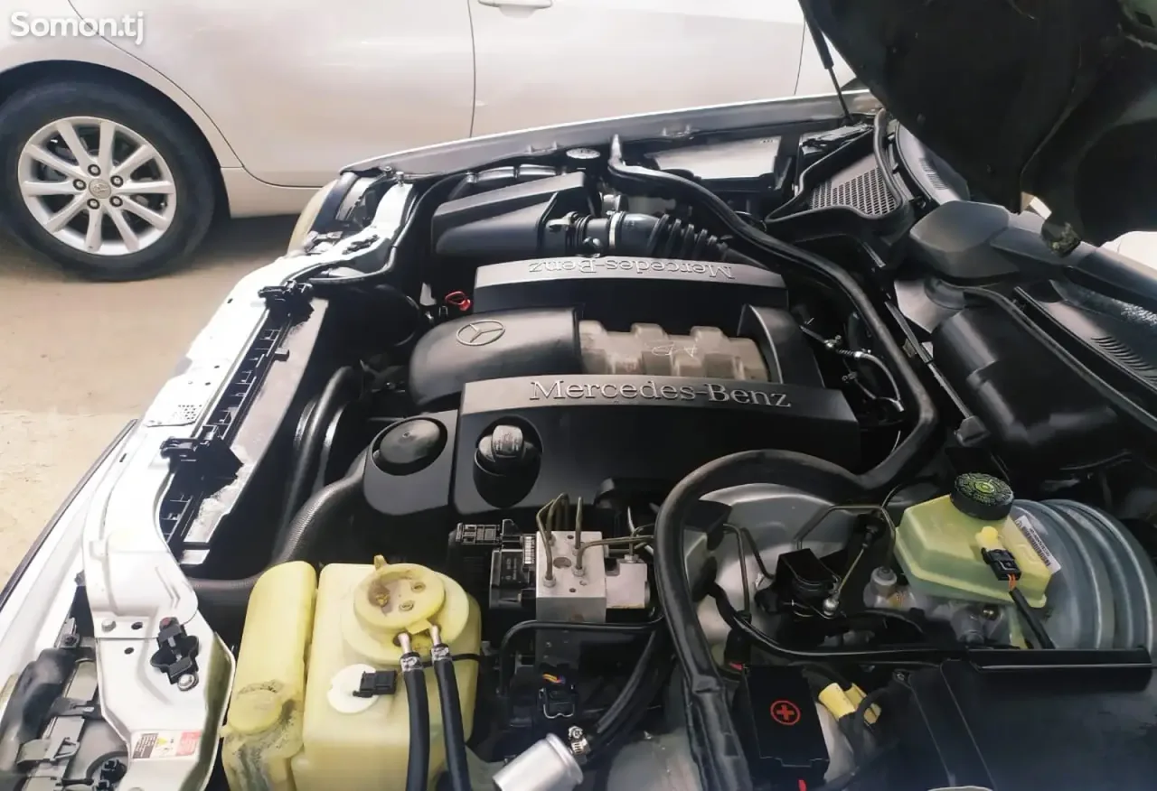 Mercedes-Benz E class 2001 · 3.2 AT