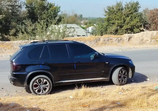 BMW X5 2011 · 4.4 AT