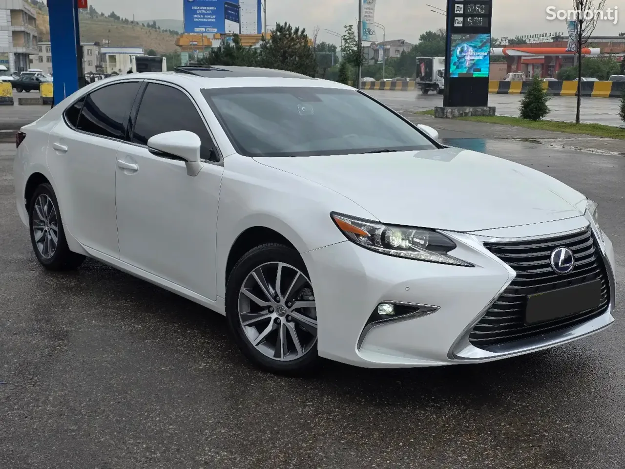 Lexus ES series 2016 · 3.0 AT