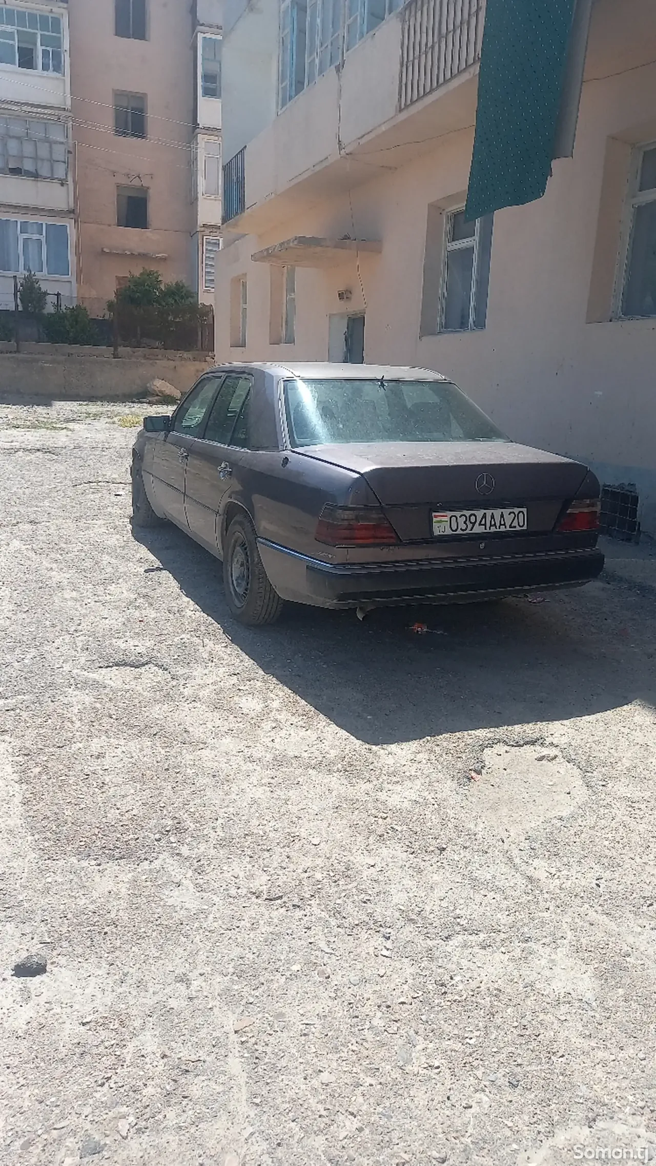 Mercedes-Benz W124 1993 · 2.0 MT